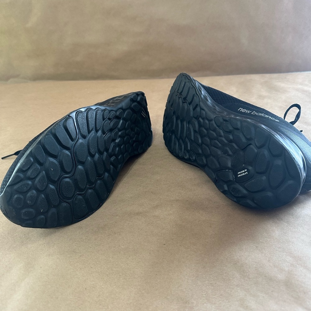 New Balance Women’s NON SLIP Athletic WORK Black Shoes - Picture 5 of 7